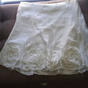 Solitaire white skirt .Med